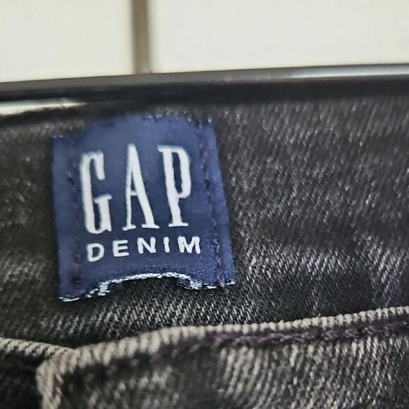 GAP Black Ankle Cropped Jeans with Frayed Hem - Picture 2 of 16